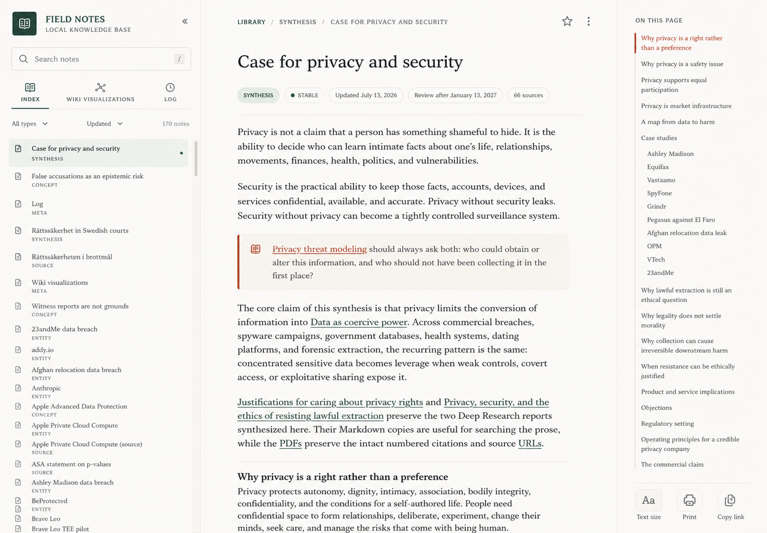 The editorial workbench mockup, showing a collapsible note library, a central article, and a right-hand outline
